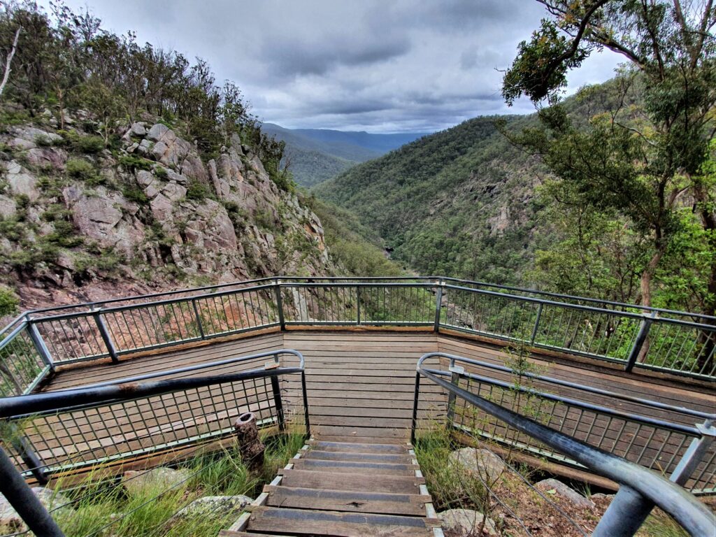 Timber viewing platform overlooking the Boonoo Boonoo gorge