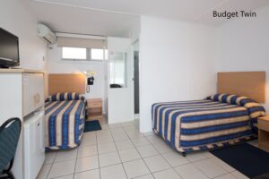 Budget twin room with two single beds at the Tally Ho Motor Inn