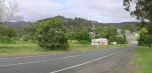 The highway passing through the village of Drake