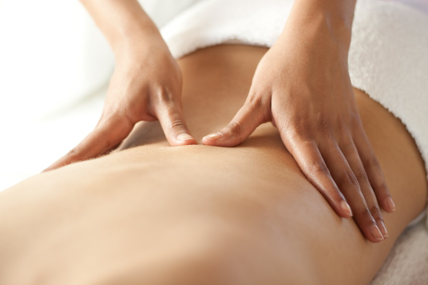 Hands performing a remedial massage at Rachel's Remedial Therapies